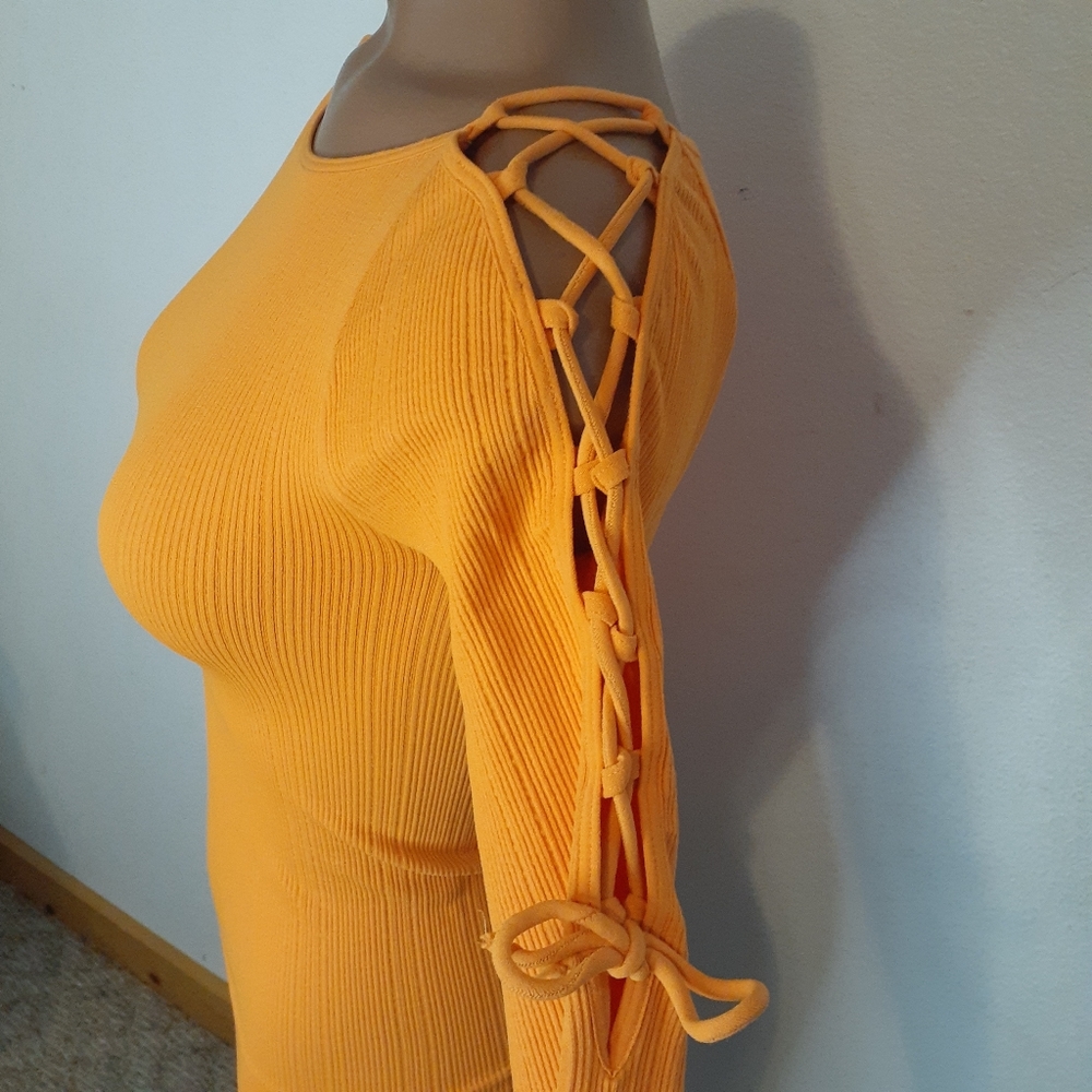 Free People Movement Lyla Neon Orange Long Sleeve Cutout Workout Top Sz XS - Picture 4 of 7